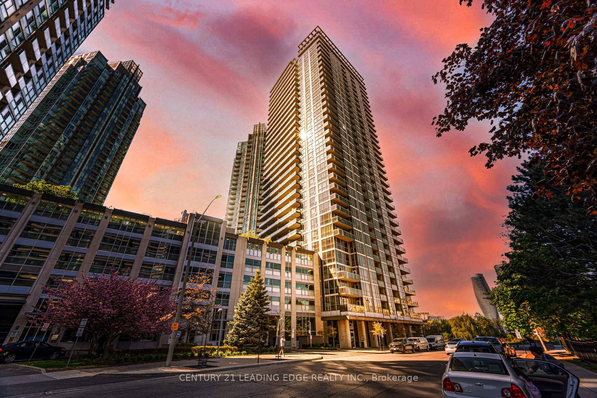 Welcome to Unit 201 at 223 Webb Drive a rare corner suite offering spacious, modern living in the heart of Mississaugas vibrant City Centre.