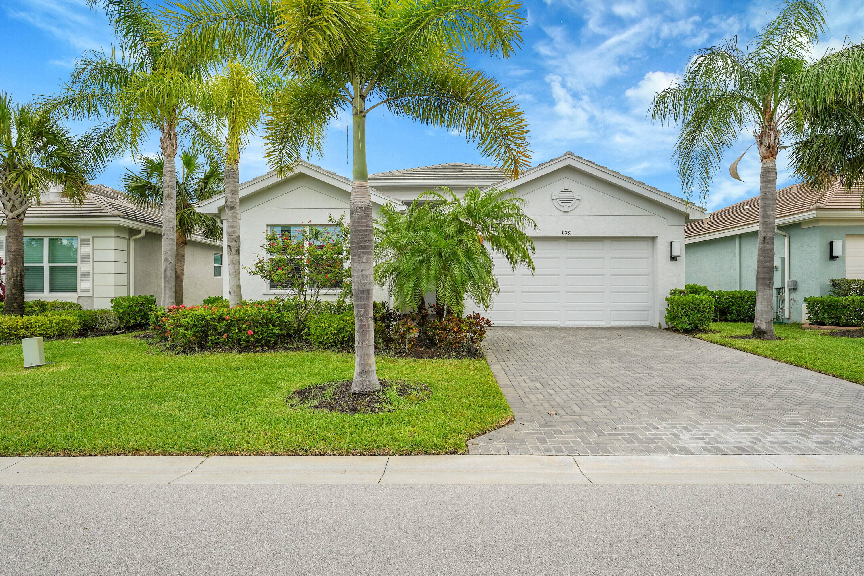 Move In Ready Heron Model in Valencia Cay !