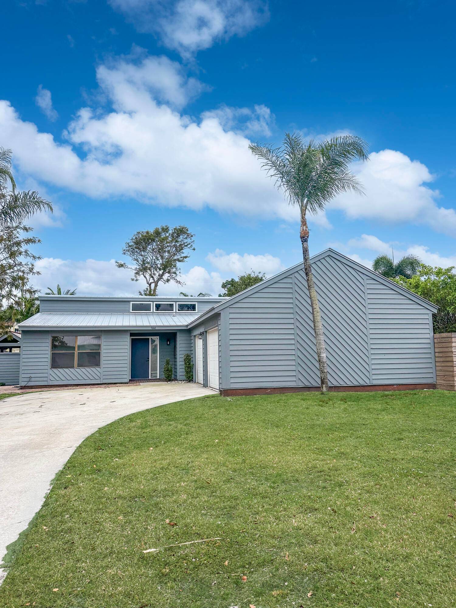Rare opportunity to own a unique 2 lot property in exclusive Rocky Point, Stuart, FL with NO HOA !