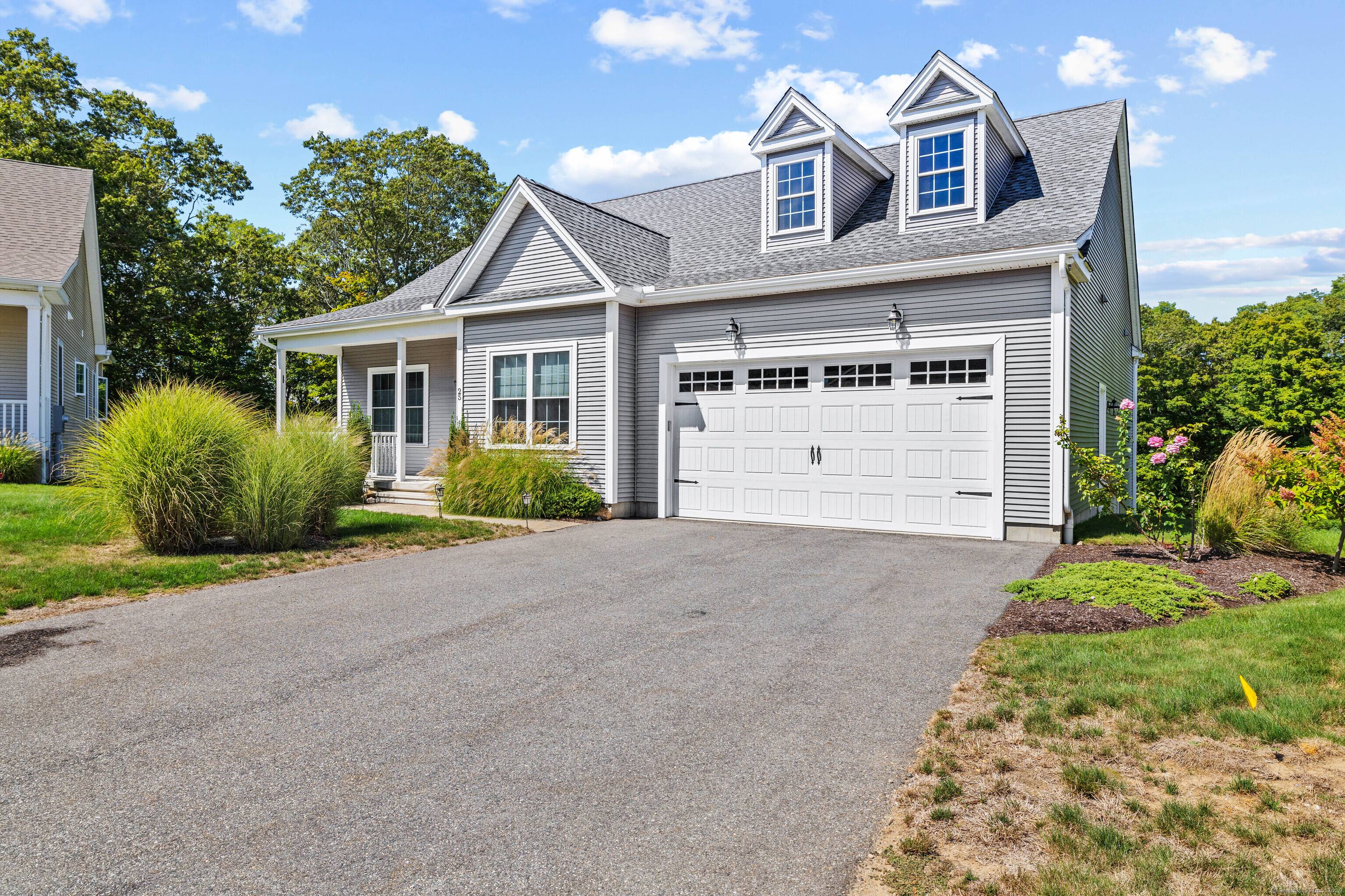 Live the Essex lifestyle at Essex Glen !