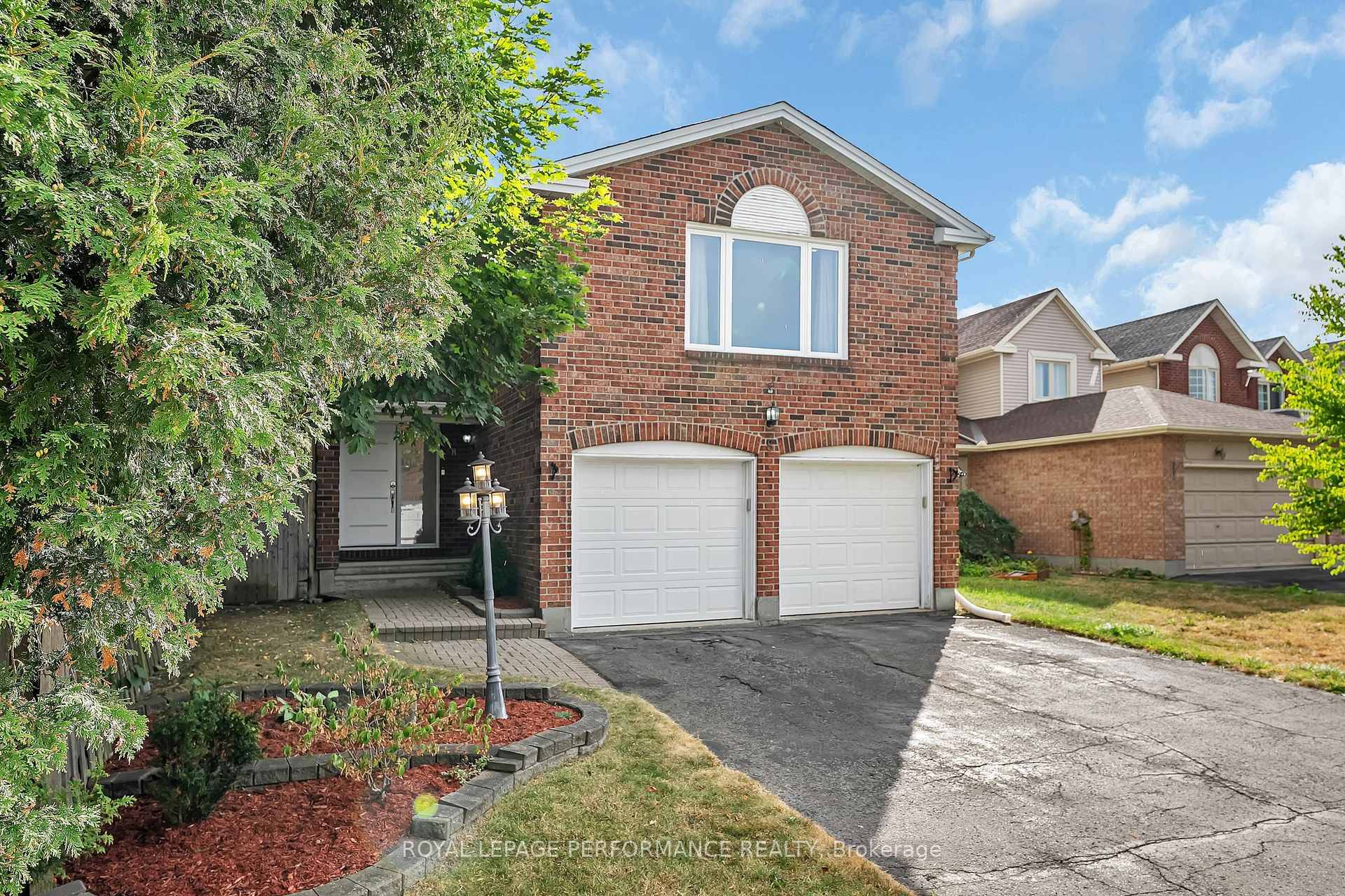 This welcoming single family home sits on a generous lot in the highly desirable and well established community of Old Barrhaven, just steps from schools, parks, recreation facilities, public transit, ...