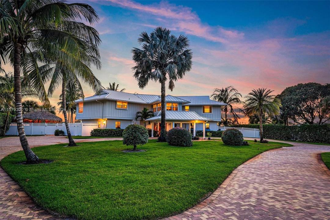 Boater and fisherman's dream, this waterfront paradise located in Rocky Point on the protected Manatee Pocket only minutes from the inlet and downtown Stuart.