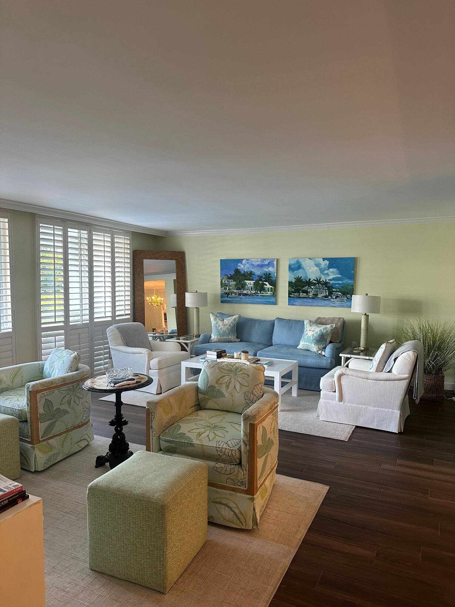 This beautiful in town apartment offers the perfect blend of comfort and style in a prime Palm Beach location.