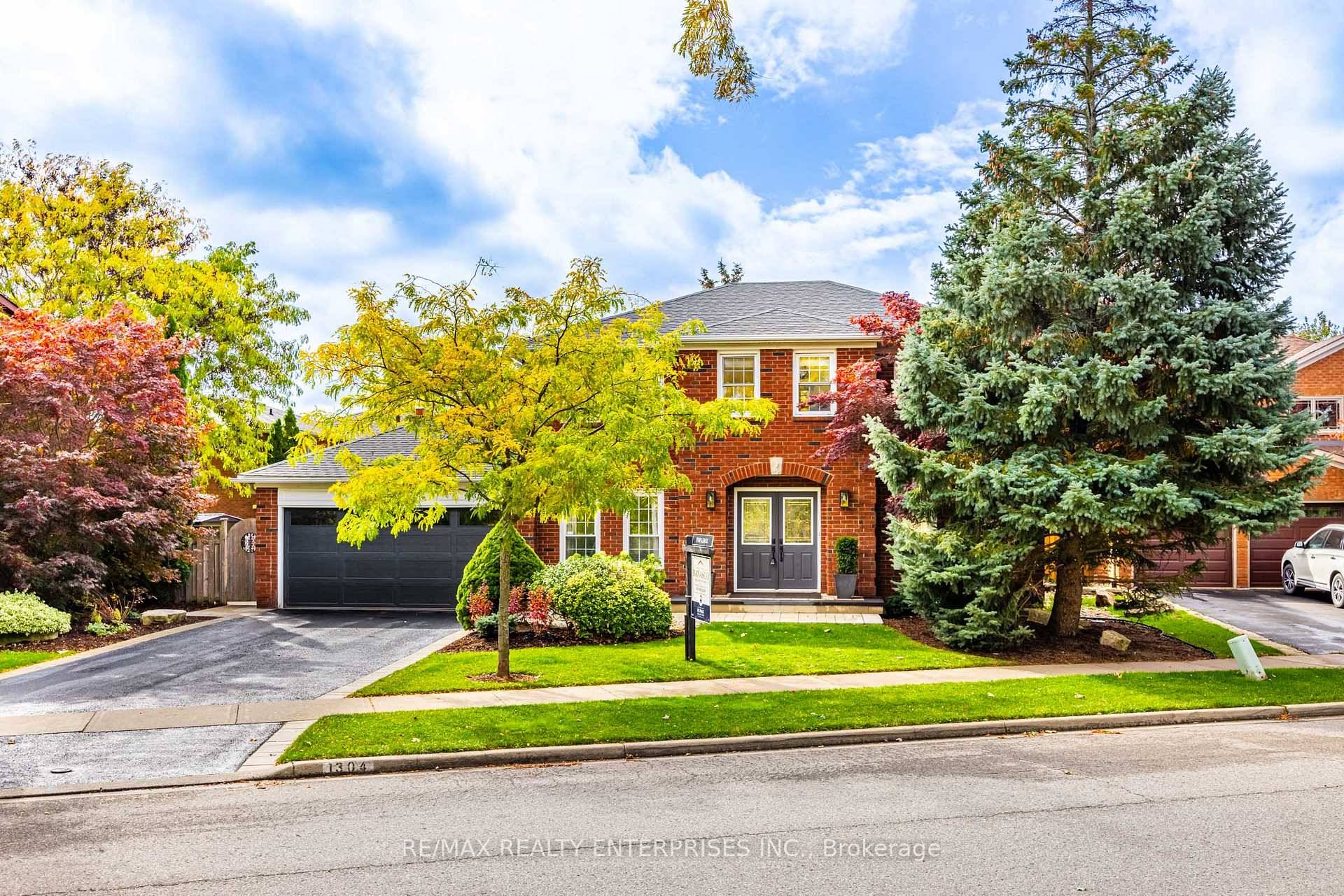 Tucked Away On A Private Street In The Heart Of Glen Abbey, This Impressive 4 2 Bedroom, 4 Bath Residence Sits On An Oversized 87Ft X 135Ft Lot With No ...