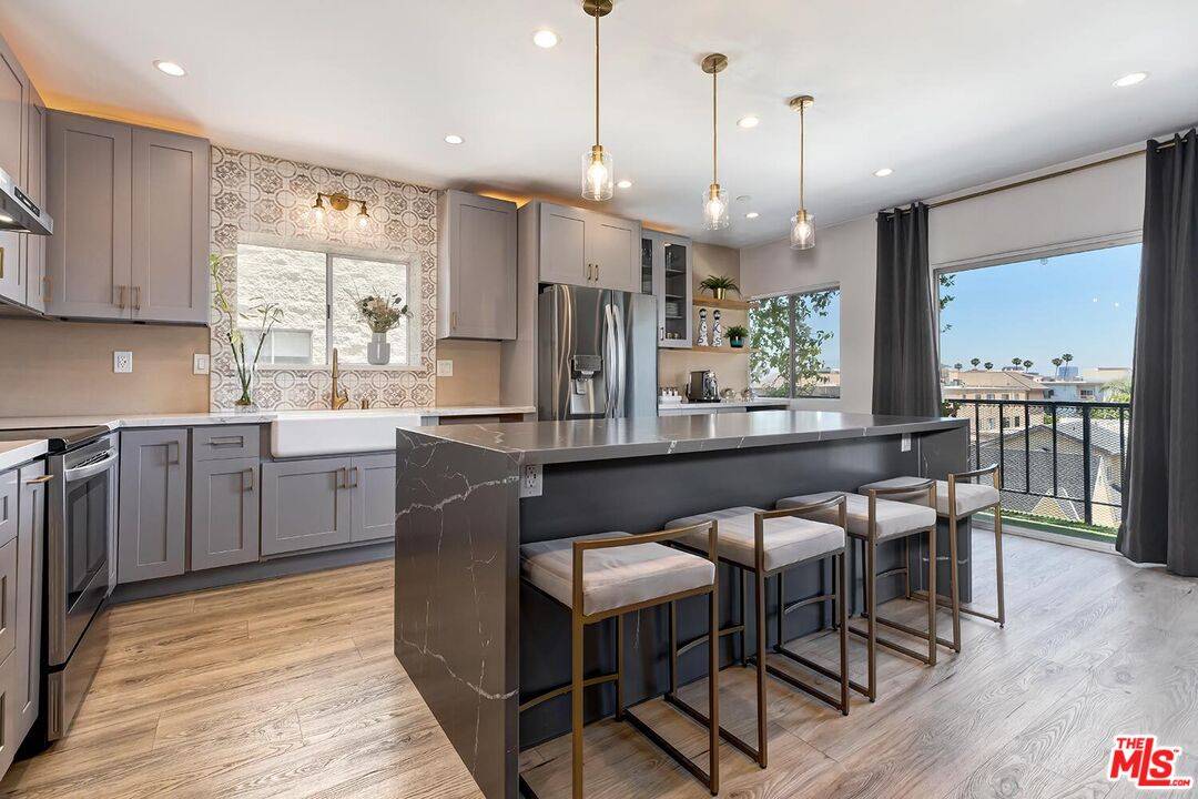 1115 S Elm Dr 2BR Beverlywood La