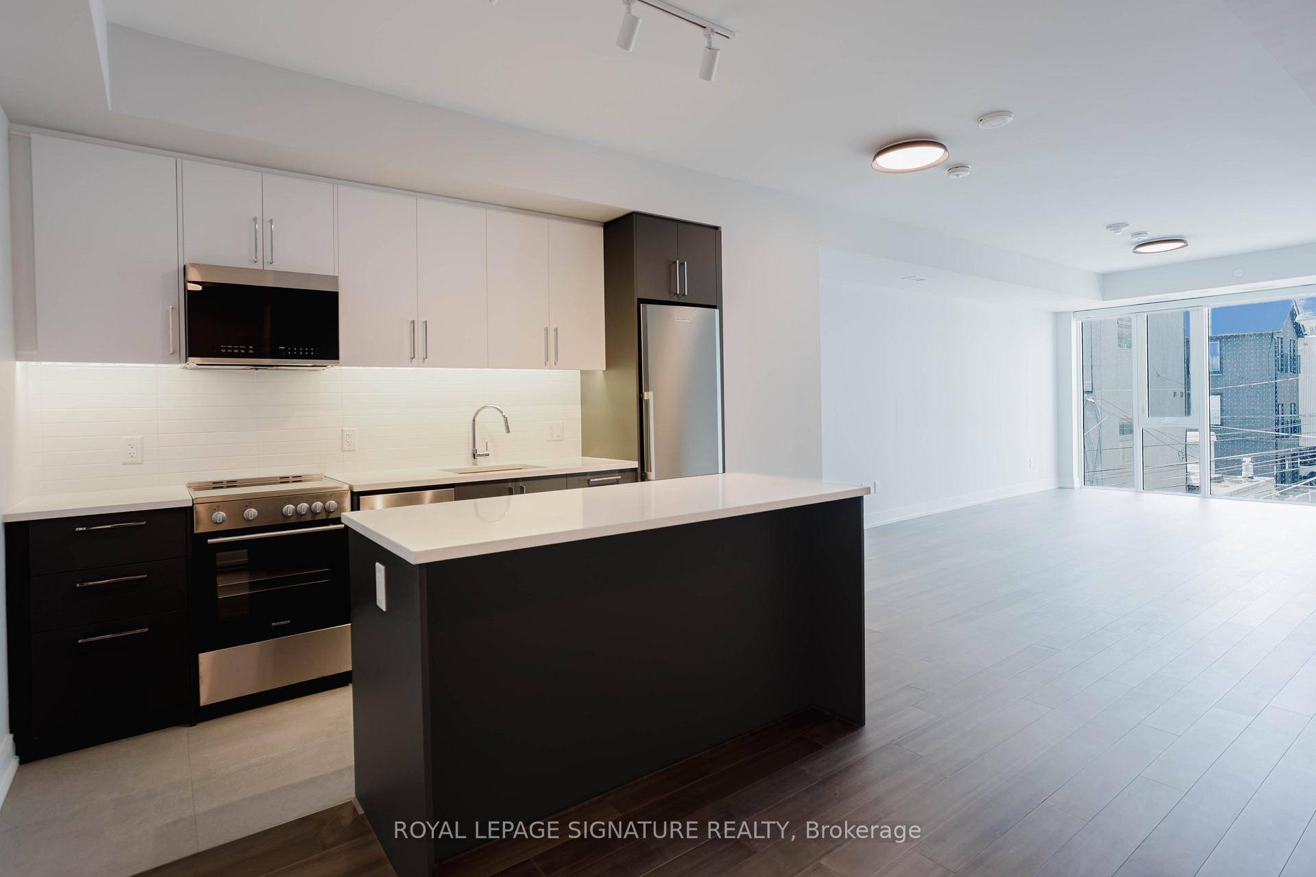 SPACIOUS 1 BEDROOM ONE MONTH FREE RENT !