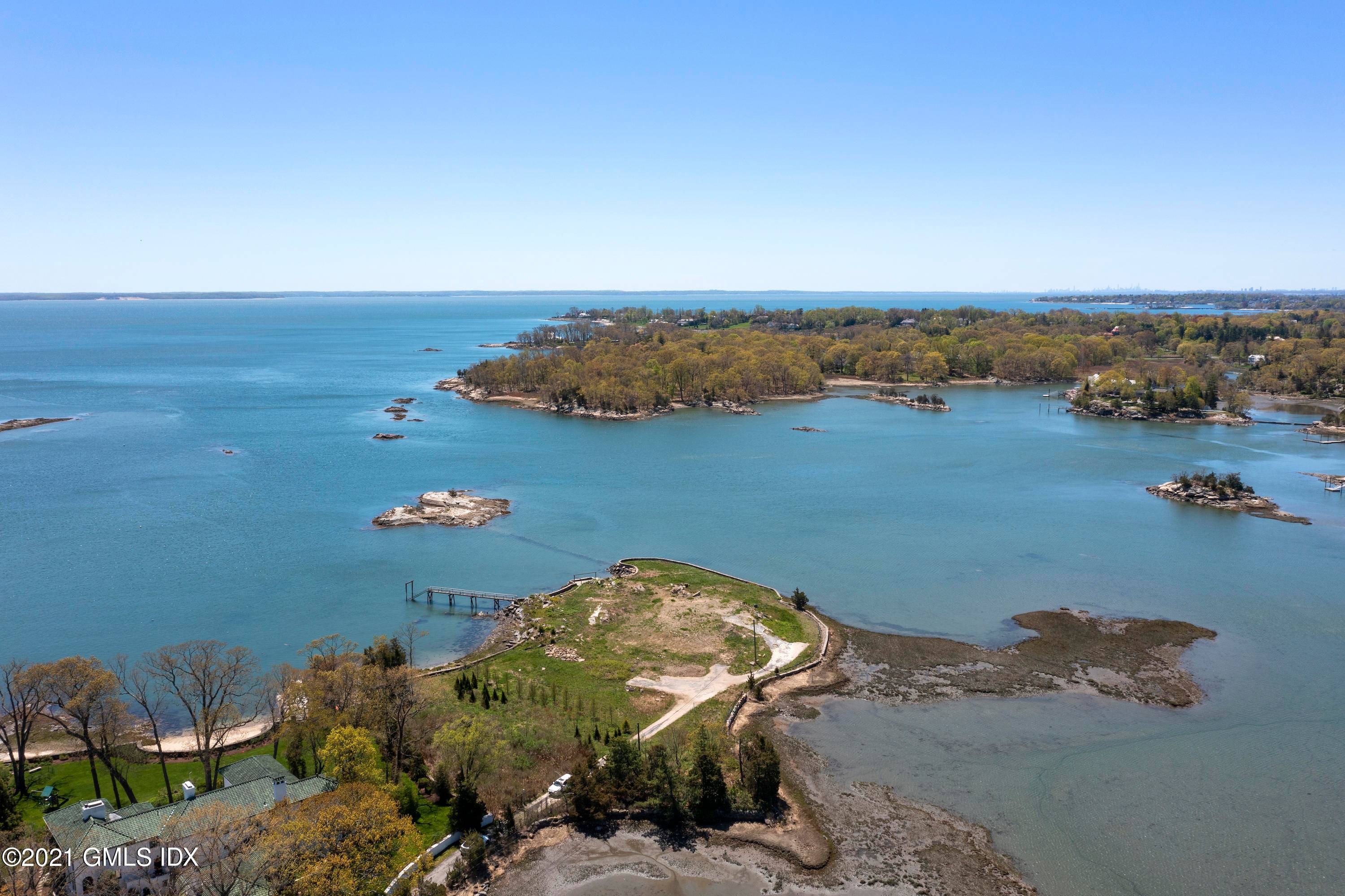 This secluded, direct waterfront 2.