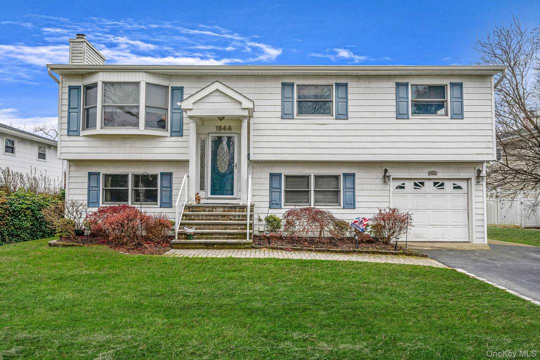 Welcome to this spacious Hi Ranch home offering an ideal blend of comfort, versatility, and room to grow.