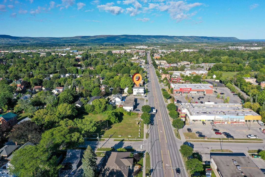 Power of Sale Prime Redevelopment Opportunity in the Heart of Collingwood.