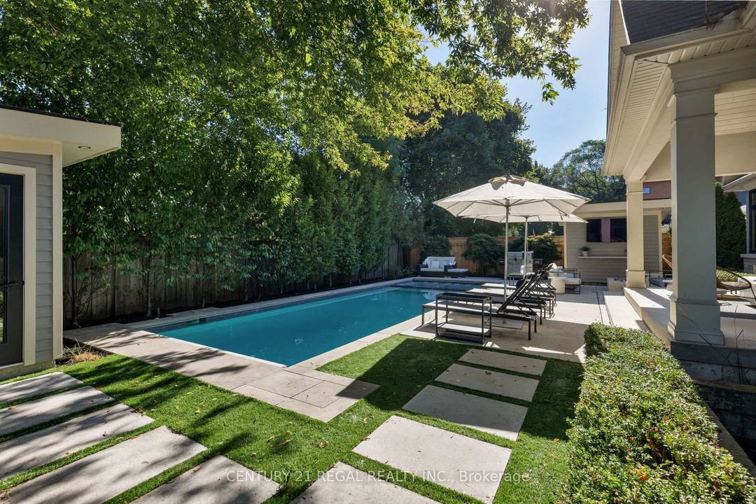 Rare Private Crescent Luxury Home With Year Round Pool Oasis Exquisite 6 Bedroom Estate with Year Round Pool, Theatre amp ; Wine Room.