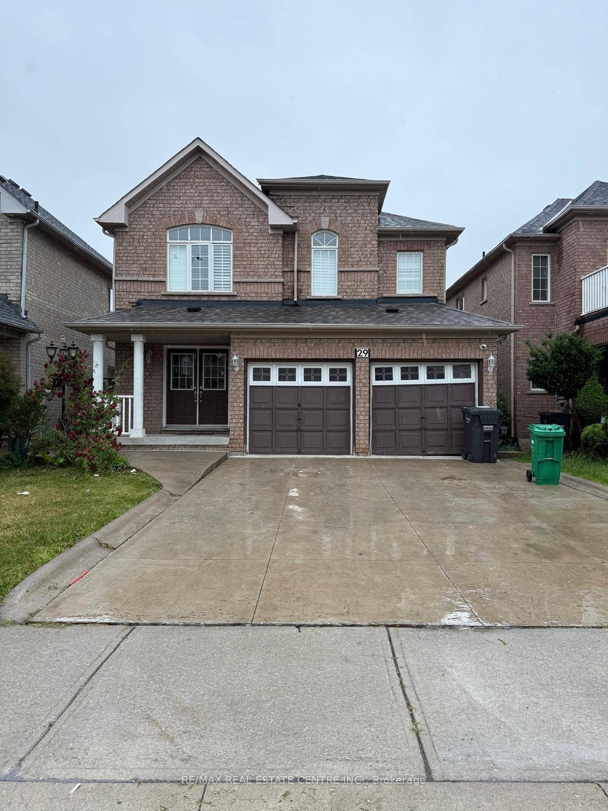 Prime Location, Well Maintained 2442 Sq Ft Detached House, Family Living Separate, 5 Bedrooms 2 Full Washrooms On 2nd Floor.