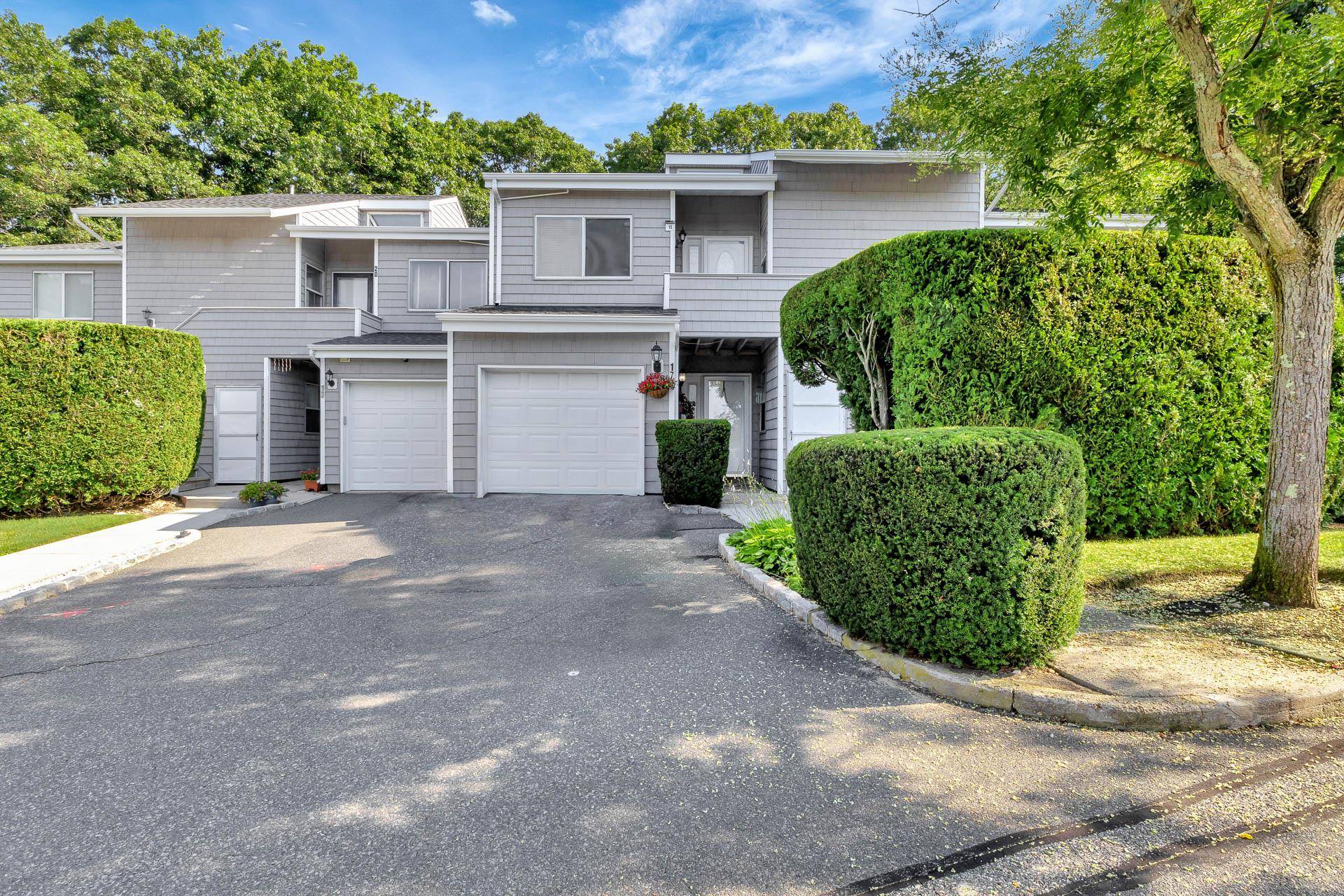 Welcome to Hampton Vistas, Manorville s private amp ; exclusive condominium community.