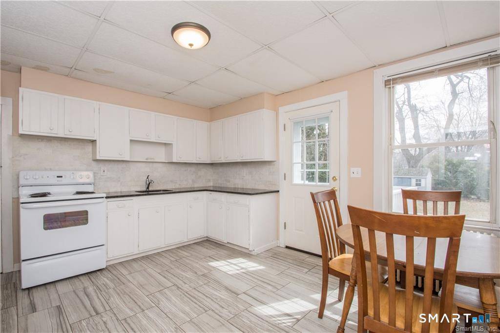 Calling owner occupants and investors for this two family opportunity in Historic Old Wethersfield !