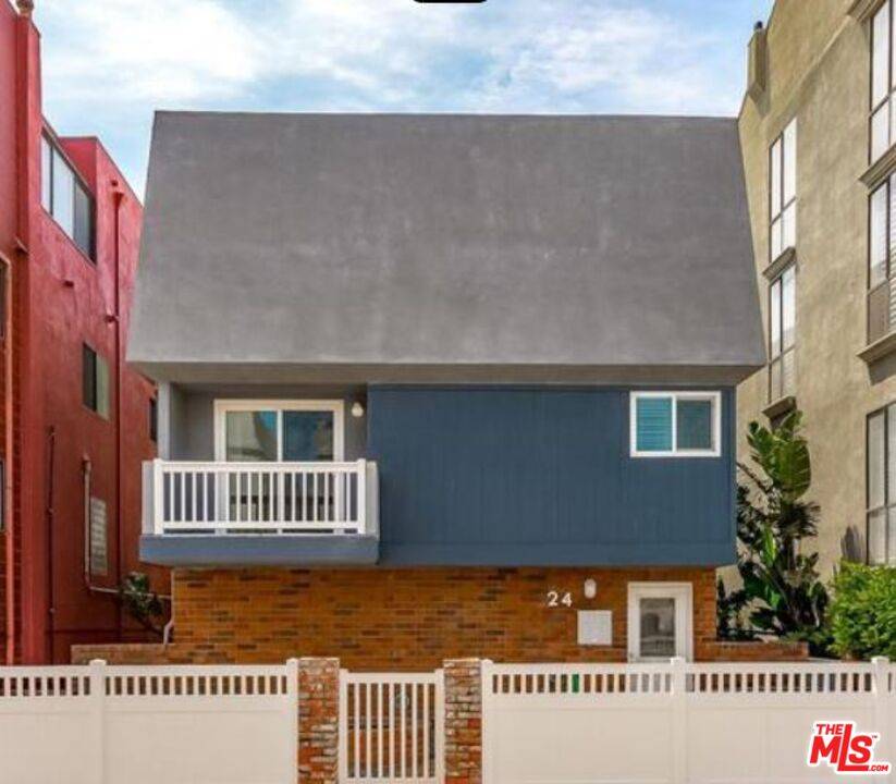 24   Lighthouse St 2BR Marina Del Rey La