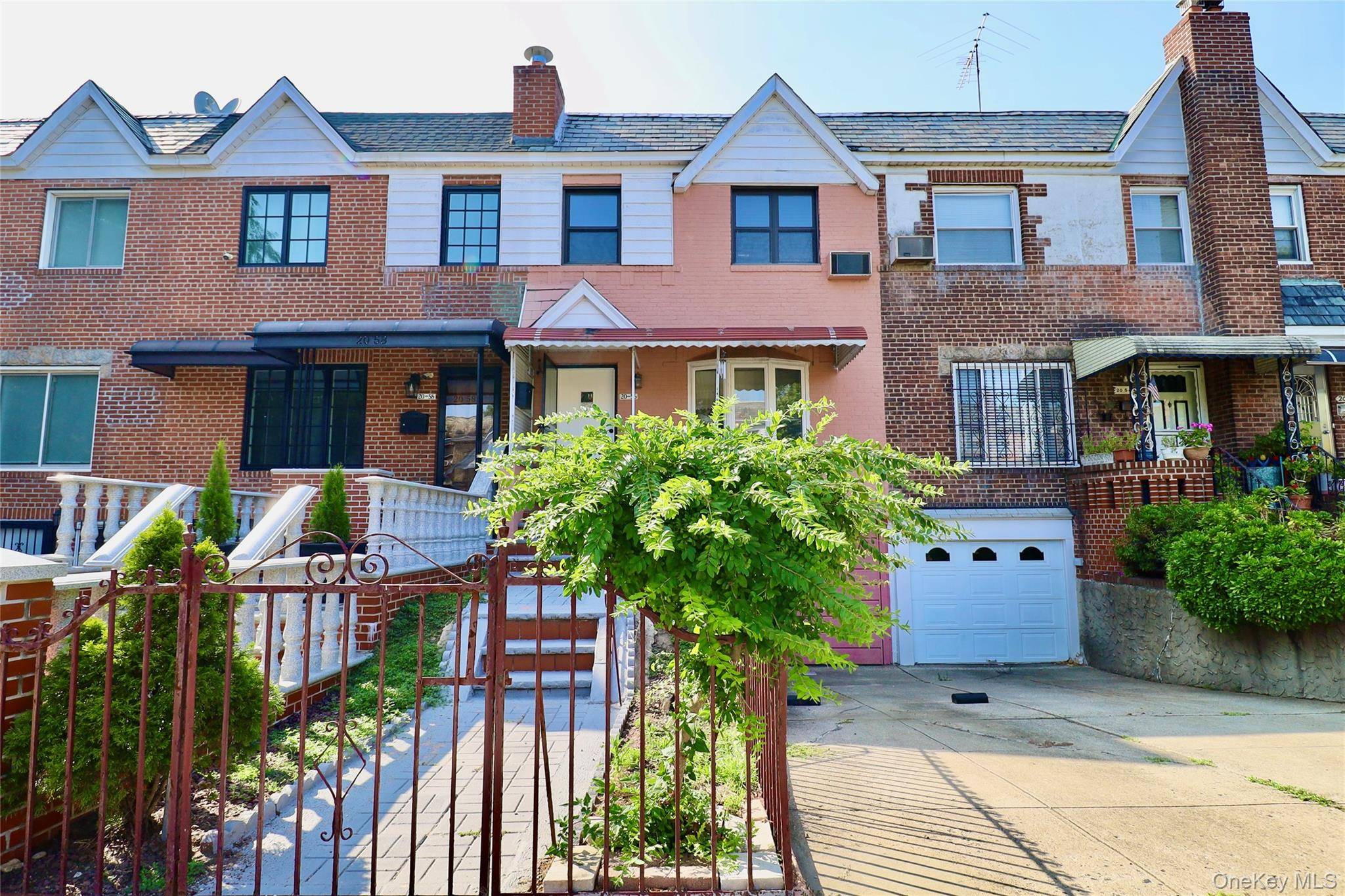 Charming Move in Ready Single Family Home in the Heart of Astoria, NY !