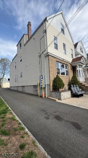 A JEWEL IN IRVINGTON AREA.