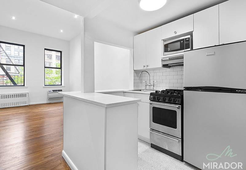 Charming South facing studio now available !