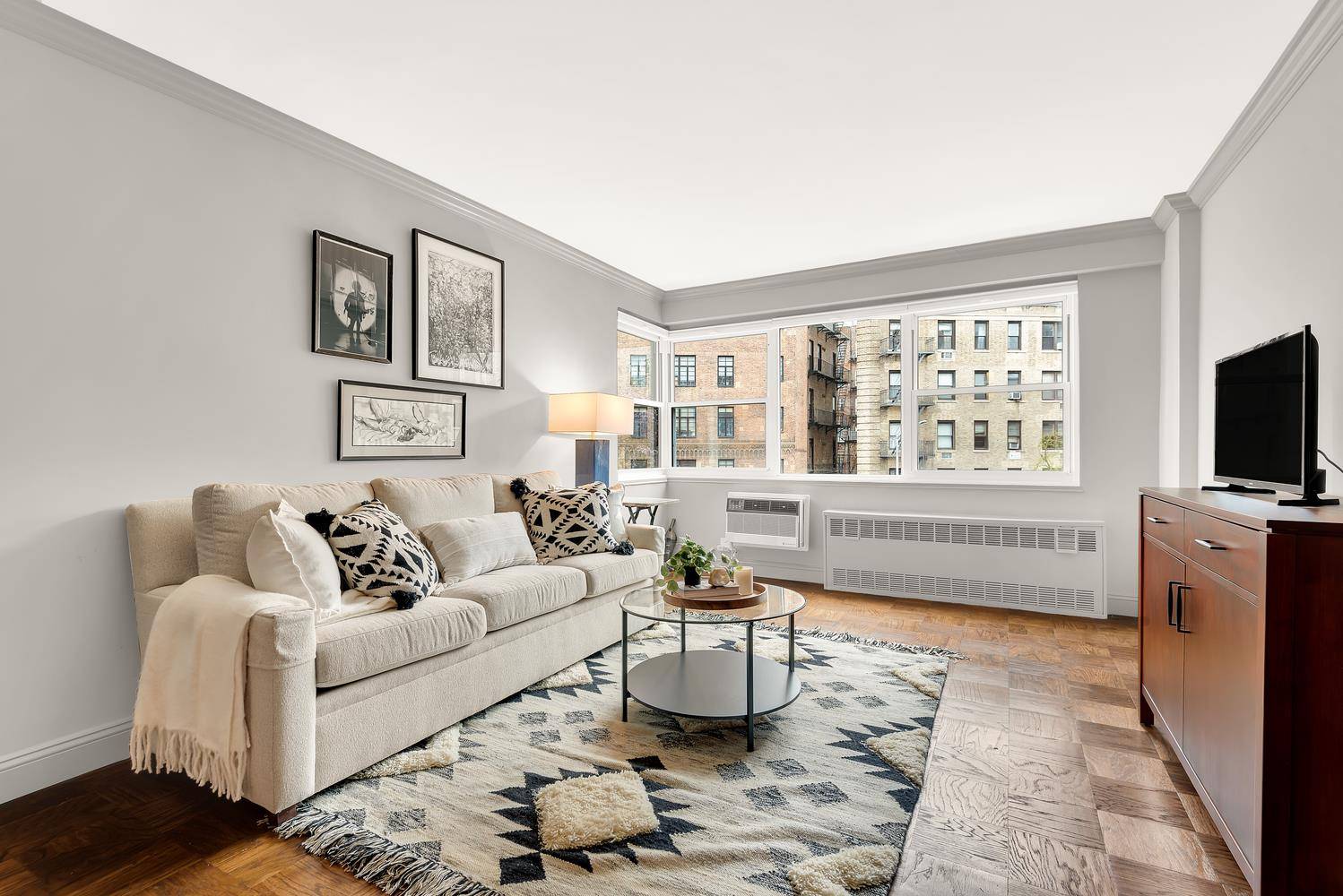 PRIME LOCATION ! ! ! Experience the best of Greenwich Village living at 3 Sheridan Square !