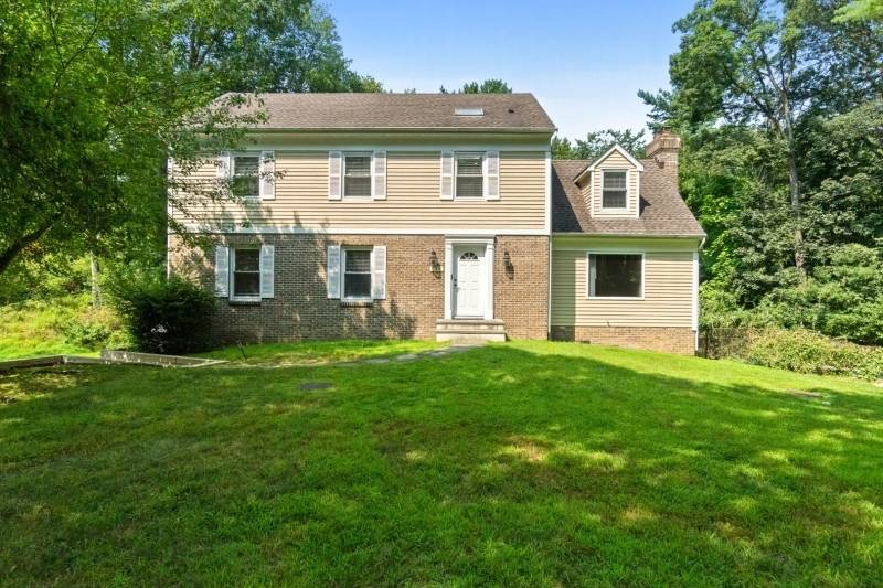 Spacious 4 bedroom, 2. 5 bath single family home for rent in desirable Wyckoff, NJ.