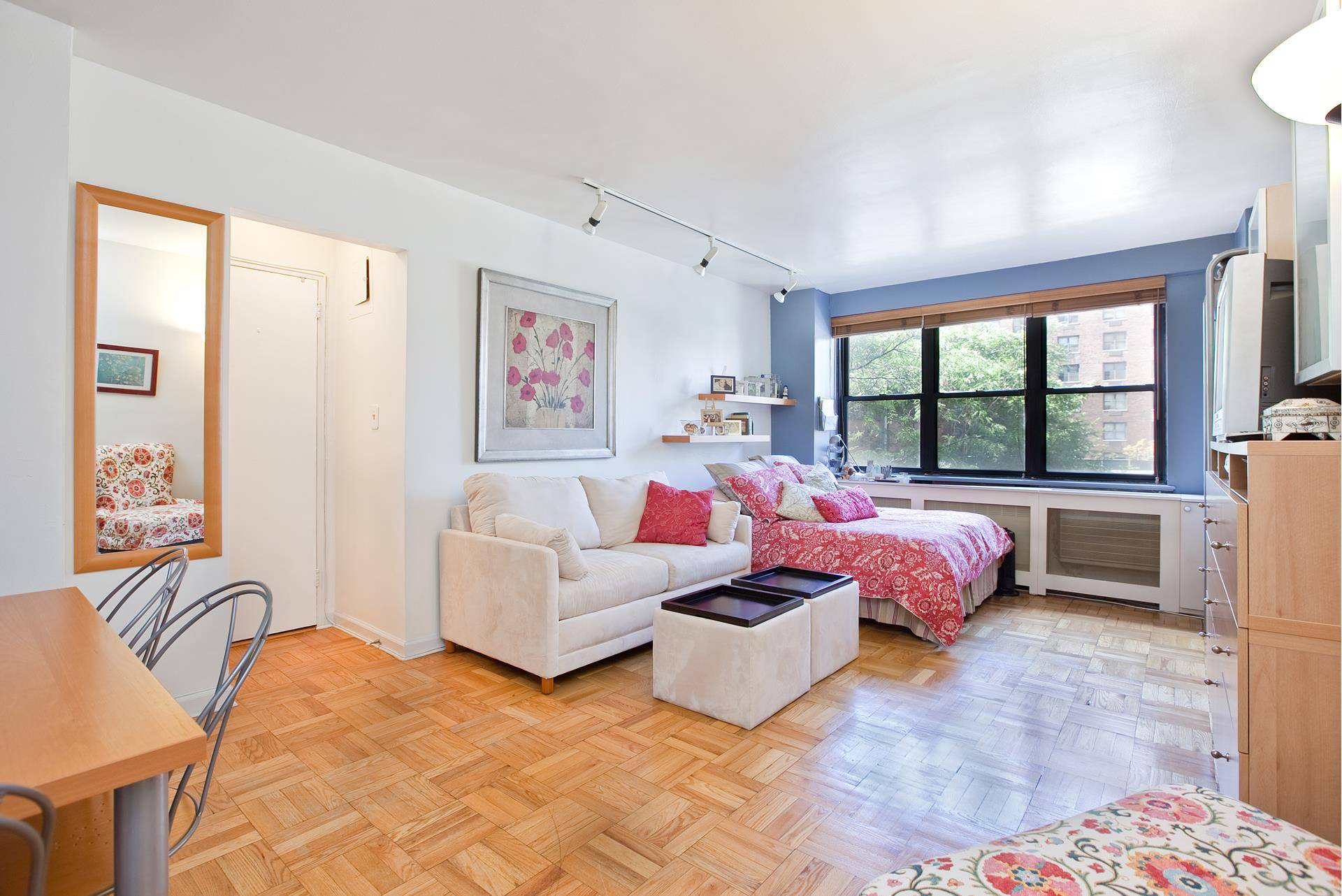 Experience the thrilling pulse of New York City in this immaculate, two room coop residence located at the prestigious address, 301 East 63rd Street, Unit 3D.