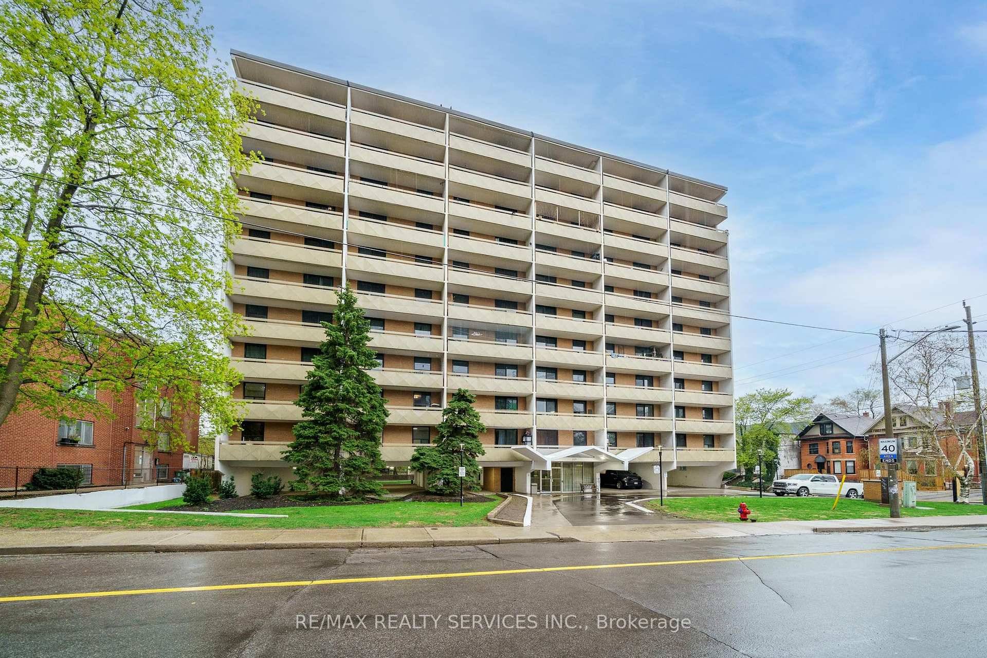 Welcome to 223 Jackson St W !