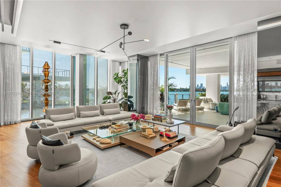 This 3Be 3. 5Ba condo offers 3, 107 SF of interior amp ; an expansive 800 SF terrace.