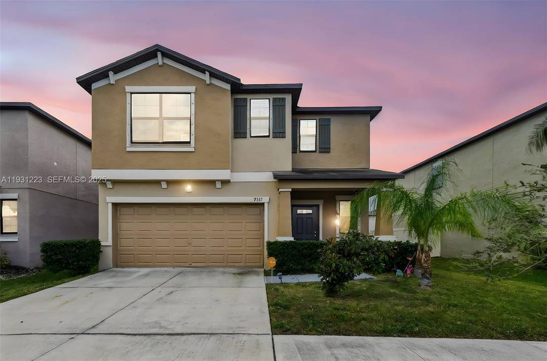 Original Owner, bought directly from the builder.