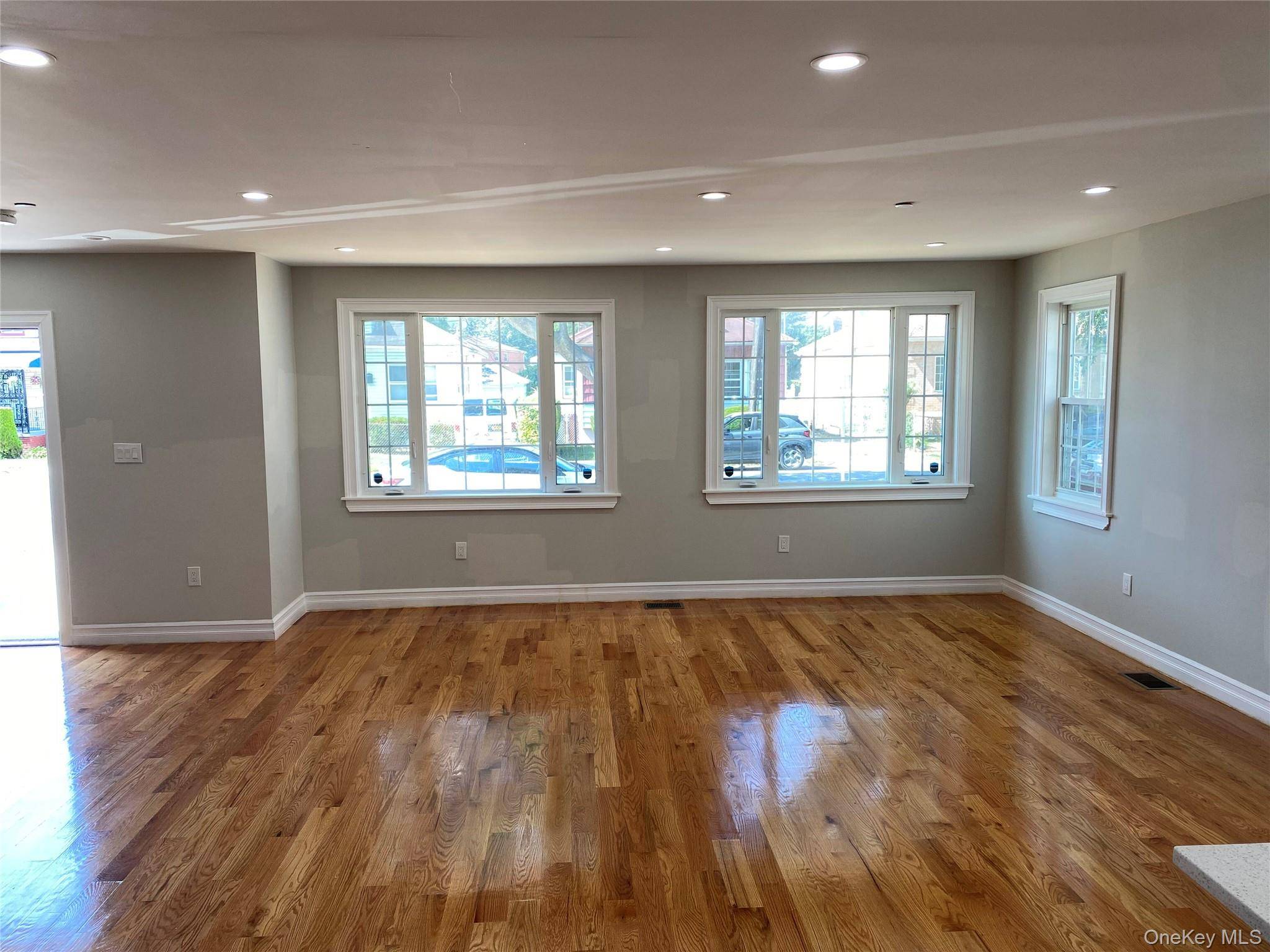 Spacious 4 Bedroom Apartment in Newly Built Home Prime Jamaica Location Welcome to 132 11 160th St, Jamaica, NY 11434, a beautifully designed apartment in a newly built home offering ...
