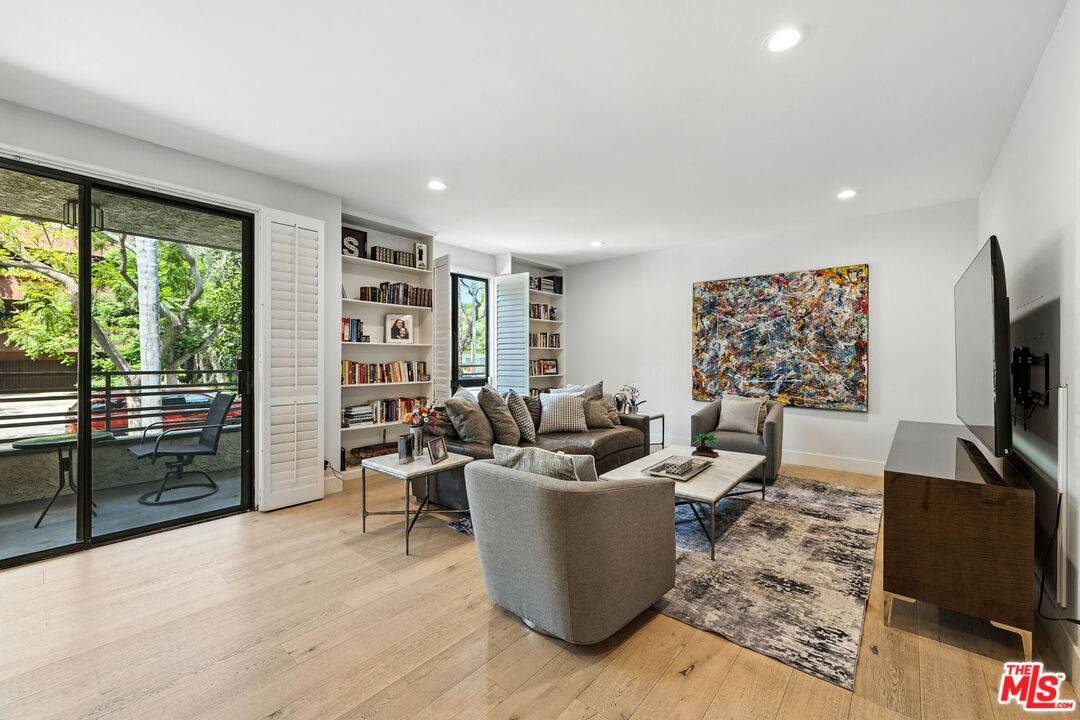 450 101 N Oakhurst Dr 2BR Beverly Hills Post Office | B.H.P.O. La