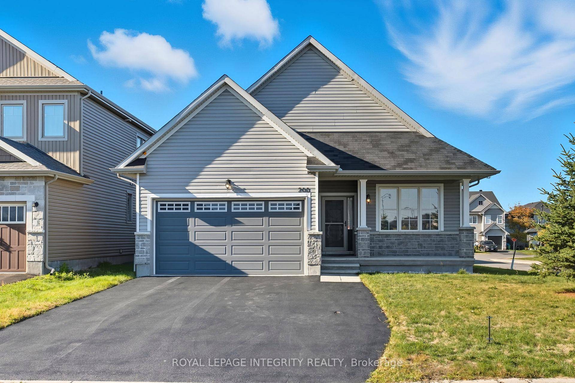 Stop scrolling this beautifully laid out detached bungalow is the one you've been looking for !