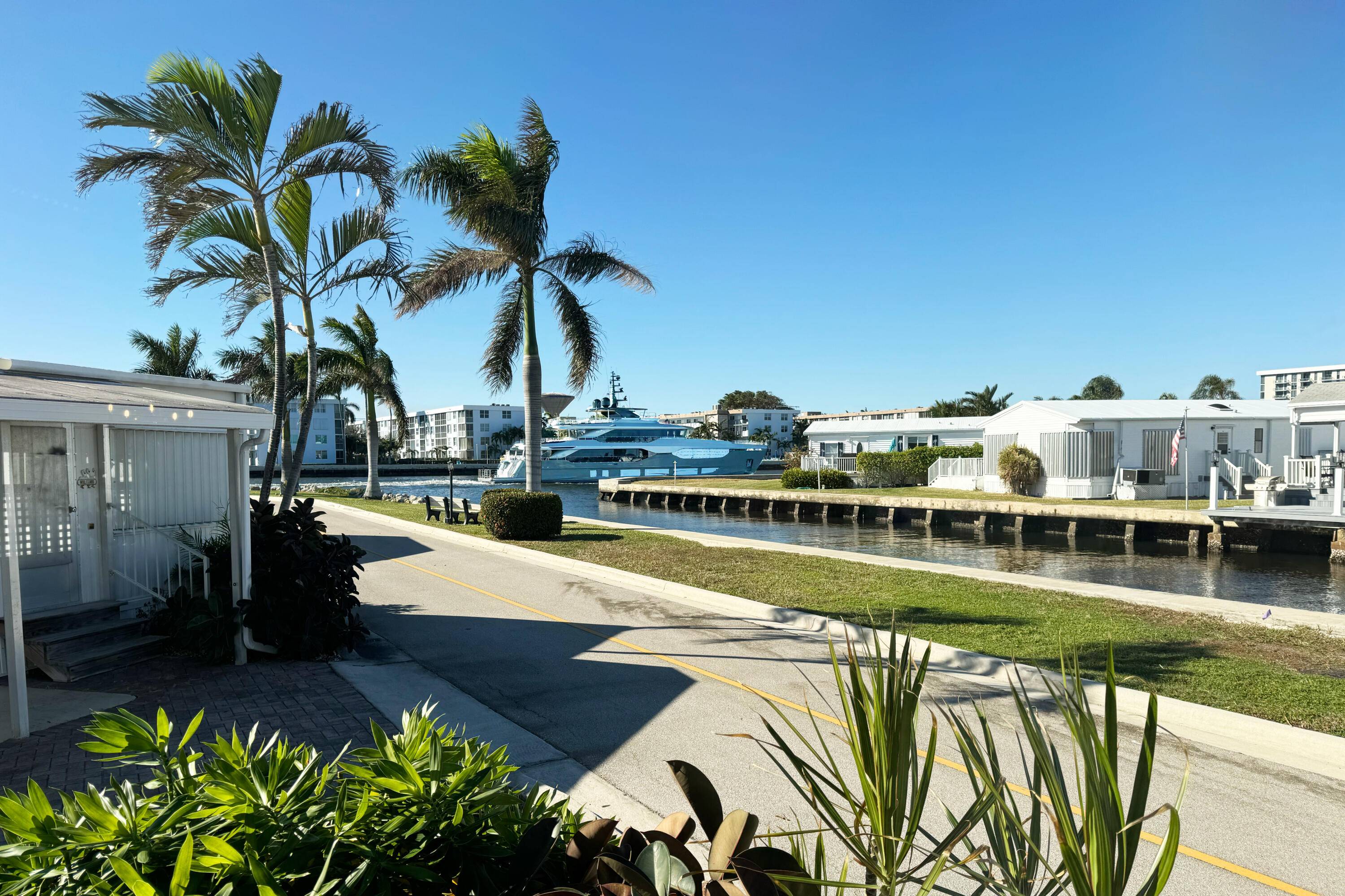 This nicely maintained Briny Breezes unit has wonderful views of the Intracoastal and the canal.