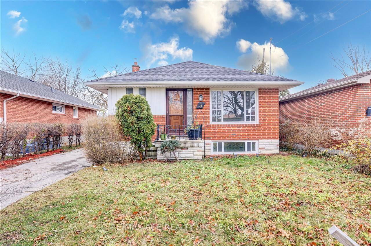 Bright amp ; Spacious ! Sought After Location !