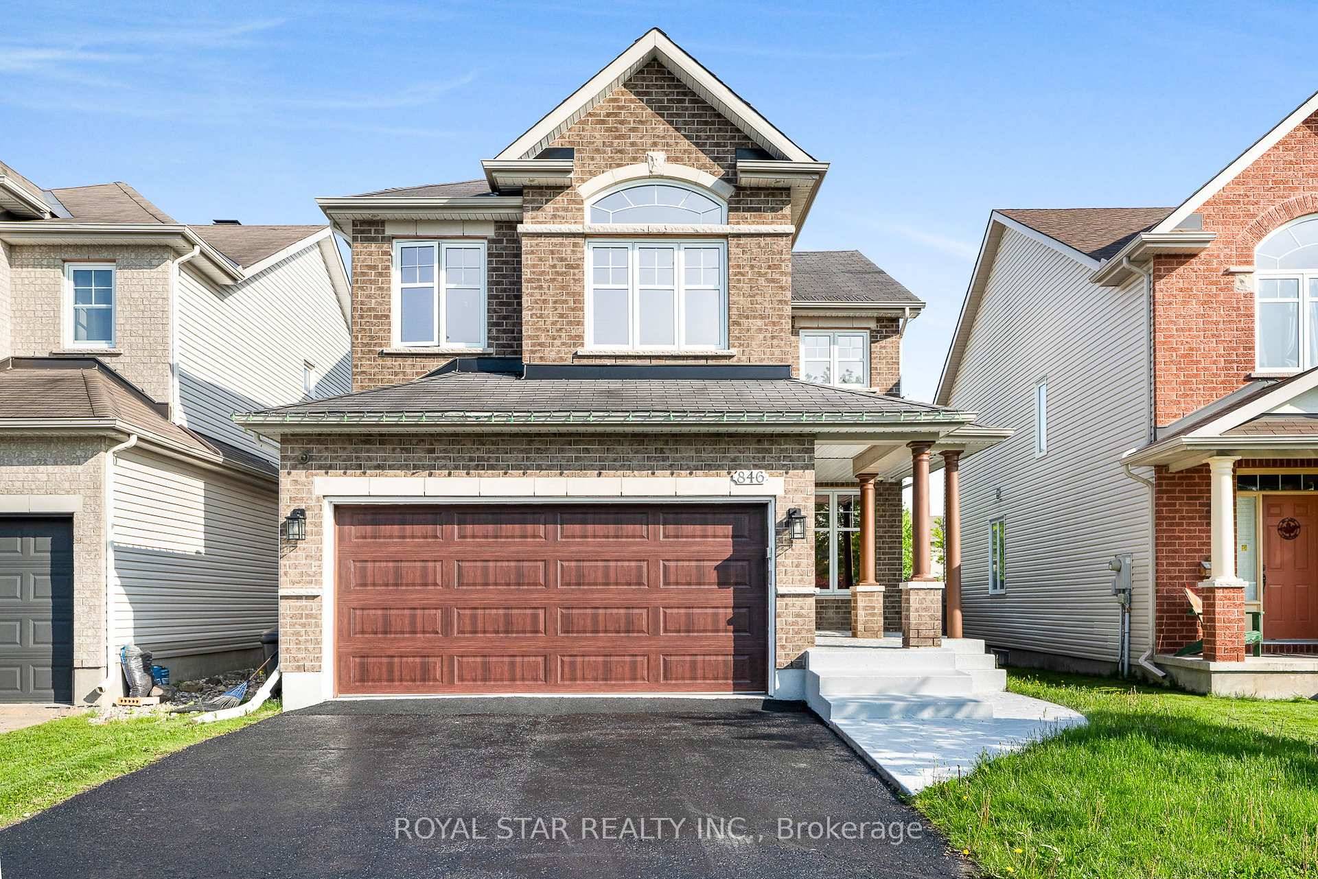 Welcome to Richcraft's Dellwood 4 bed, 4 bath Den single family home in Riverside South with No Rear Neighbours.