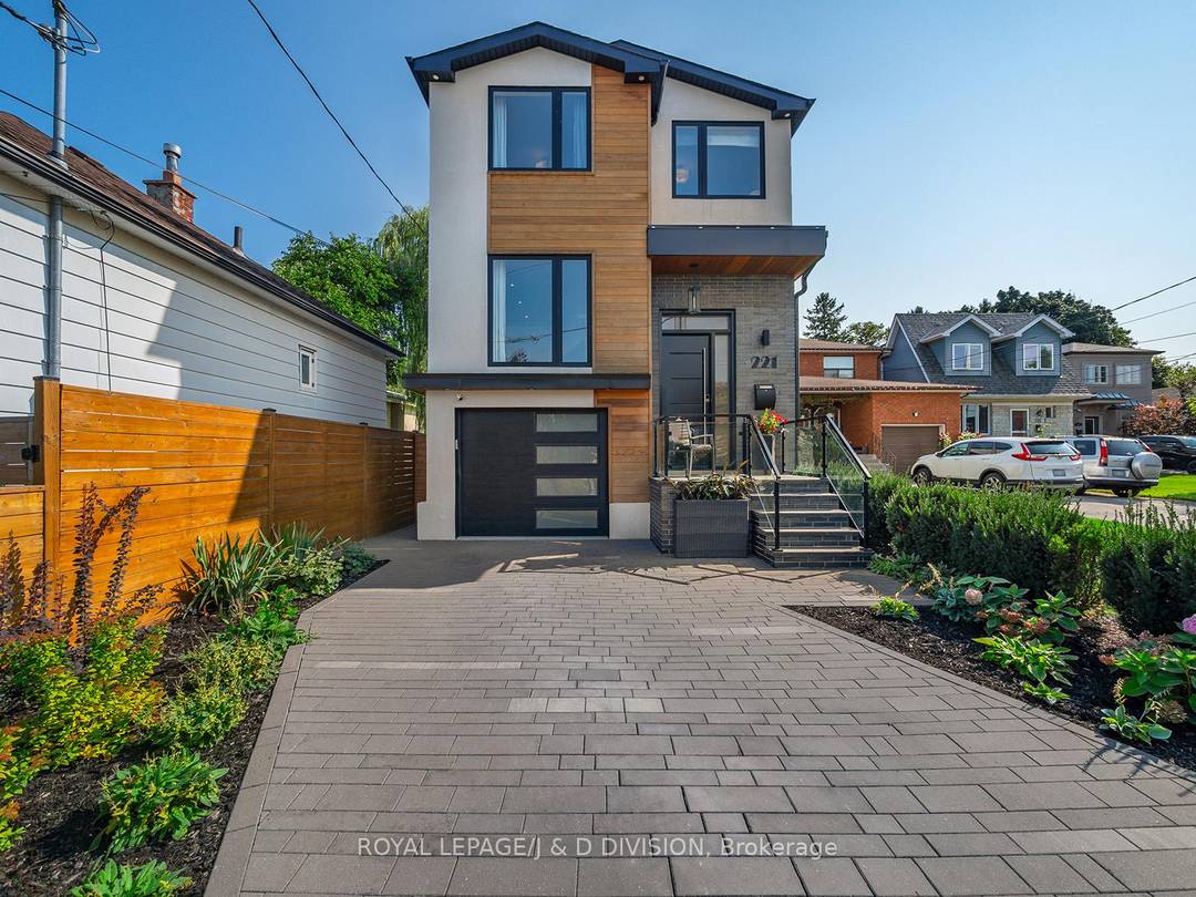 Built in 2019, this bright, modern detached home in Woodbine Lumsden offers a seamless blend of space, light, and contemporary design.