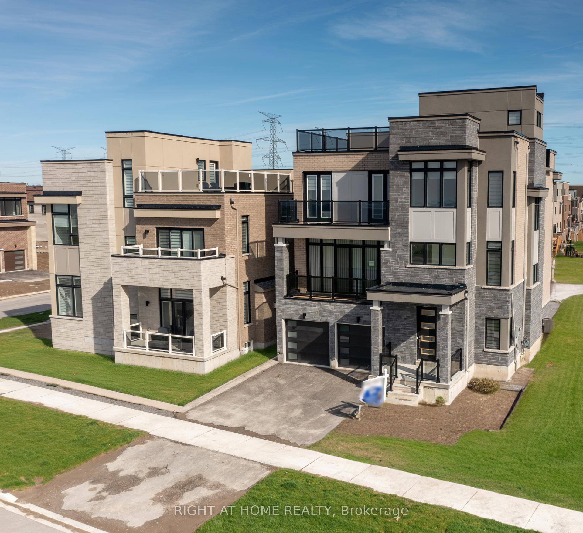 Welcome to 275 Port Darlington Road the most premium lot in the neighbourhood !