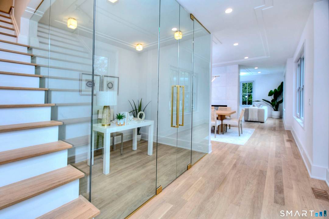 Located on a quiet cul de sac only one mile from Metro North Train Station I95 and two miles from Compo Beach, Longshore Country Club and downtown Westport could your ...