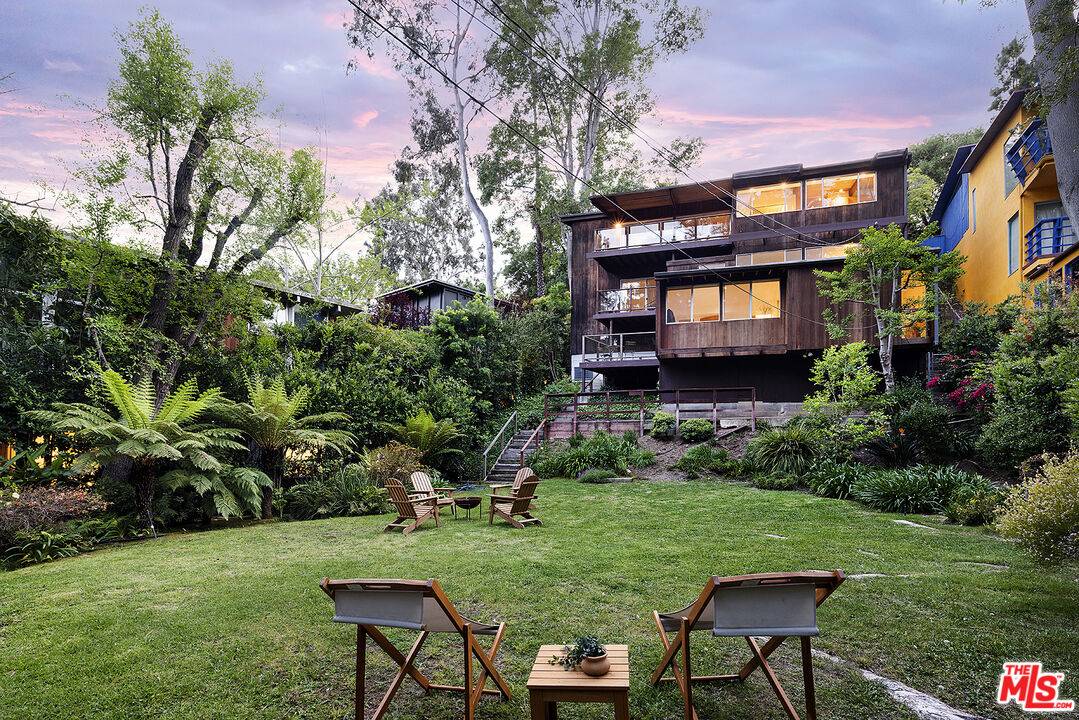456  N Greencraig Rd 4.0 Brentwood LA