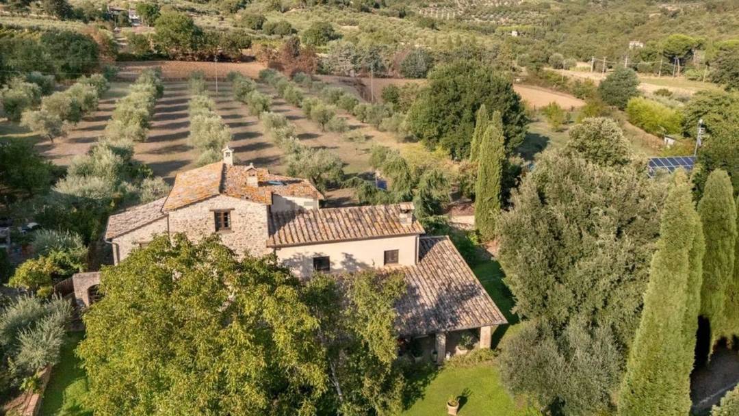 Elegantly renovated antique stone farmhouse, swimming pool, solar panels for sale