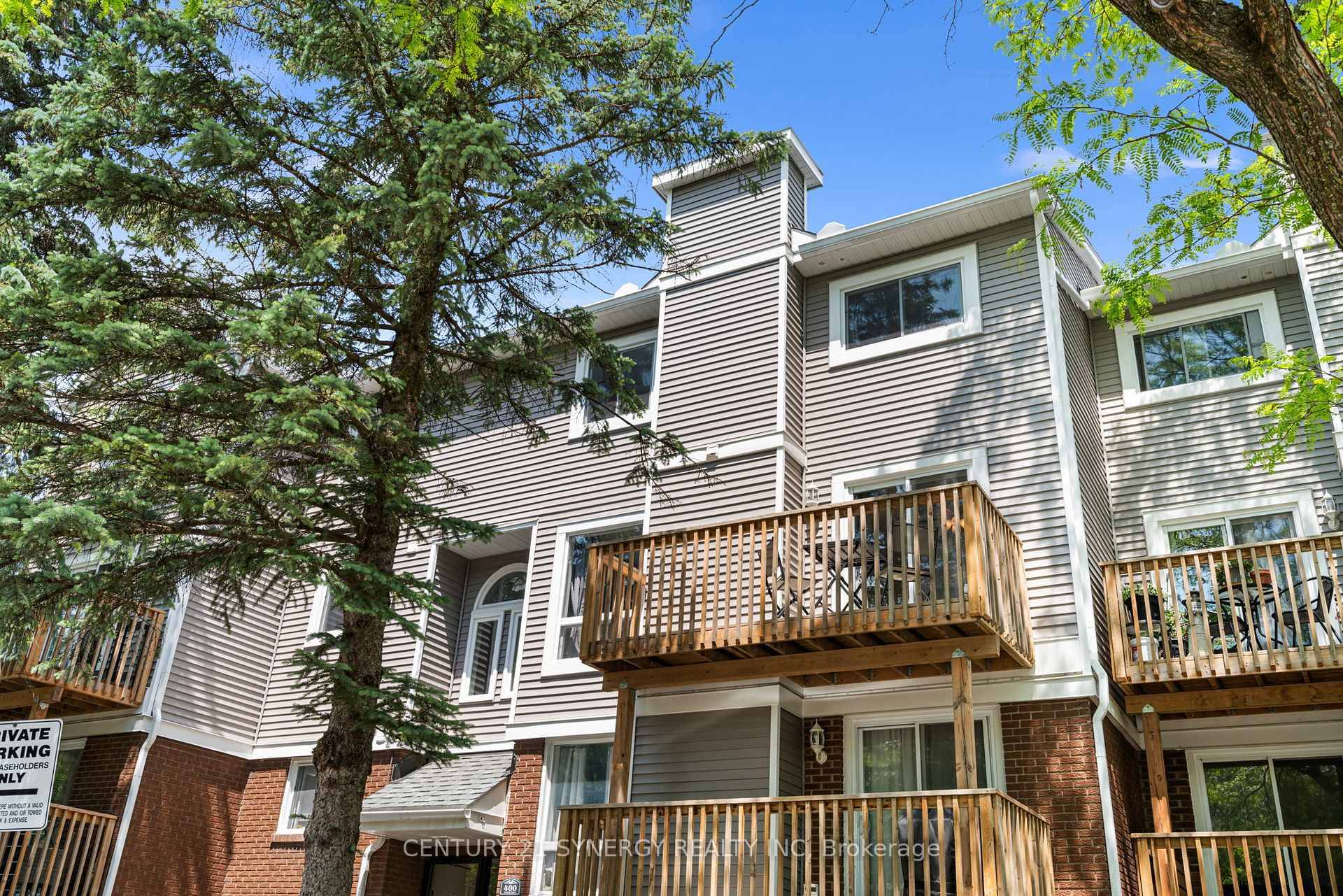 Upper Level 2 Bedroom Condo with Balcony Prime opportunity in Kanata's sought after Katimavik Hazeldean enclave this bright, upper level, two storey condo delivers functional, low maintenance living.