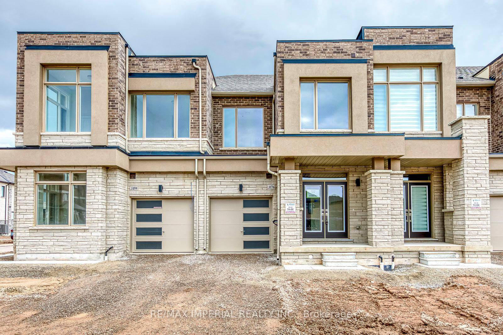 Brand new 4 Bedrooms on 2nd floor Classic Two Story Townhouse in Joshua Creek Community Built by Arista.