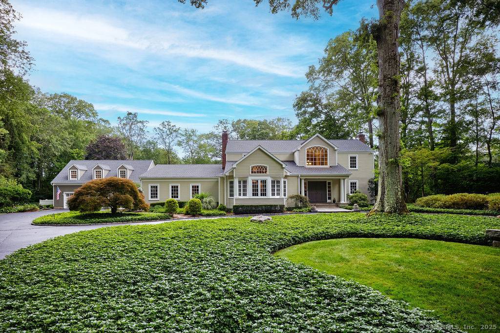 NEW LISTING ! ! Weston estate on prestigious Norfield Rd.