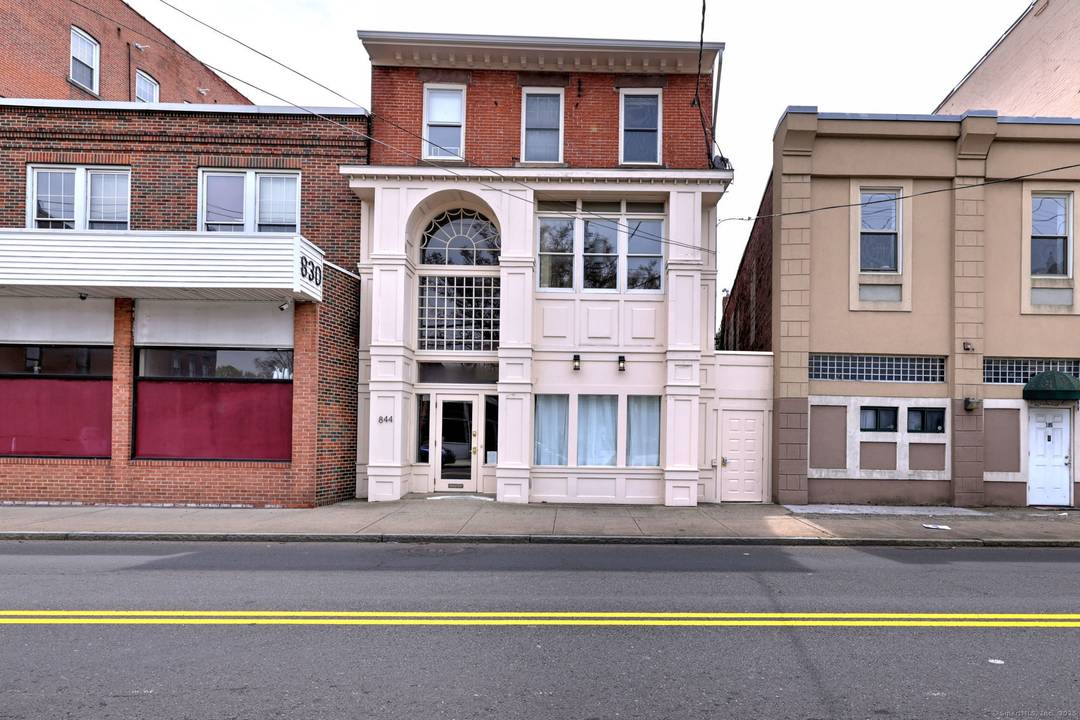 Experience the charm of this beautifully remodeled 3 bedroom loft apartment, blending modern elegance with historic character.