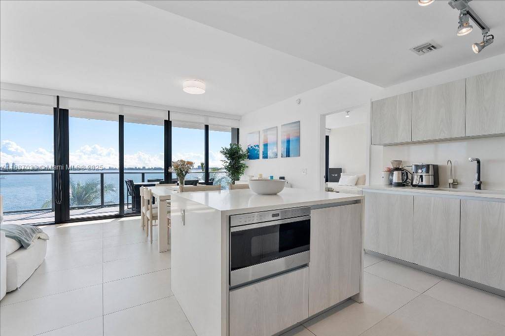 Step inside this luxurious 3 bedrooms, 3.