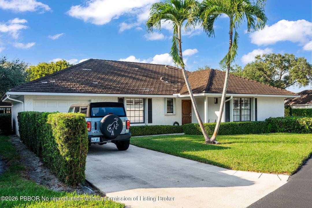 Welcome to Twelve Oaks, a lovely, gated waterfront community, graced with magnificent oak trees, offering resort style living such as waterfront marina, two tennis courts, four pools and pickle ball ...