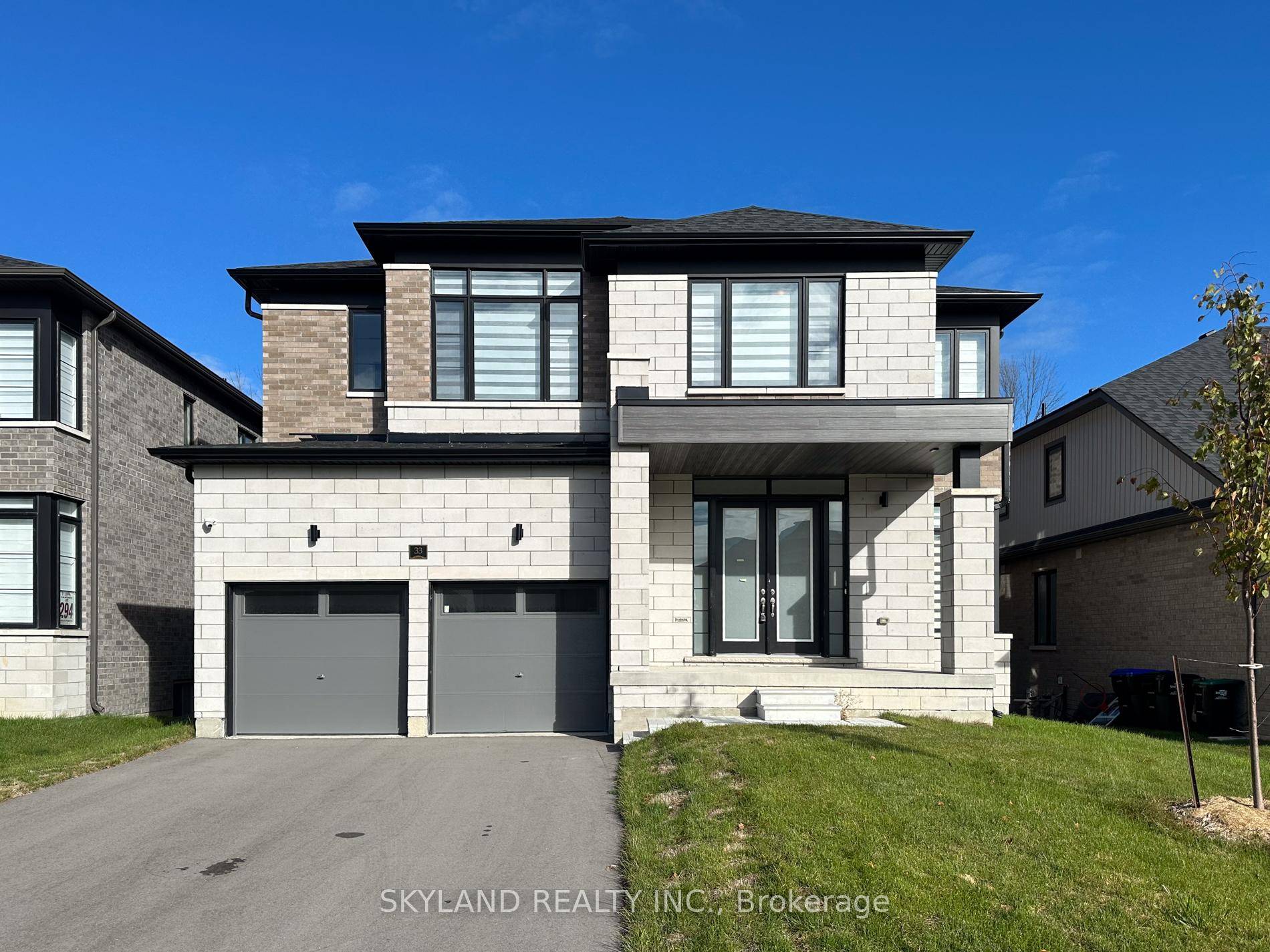 Experience modern luxury living in this stunning two storey detached home by Fernbrook Homes, ideally located on a premium ravine lot.