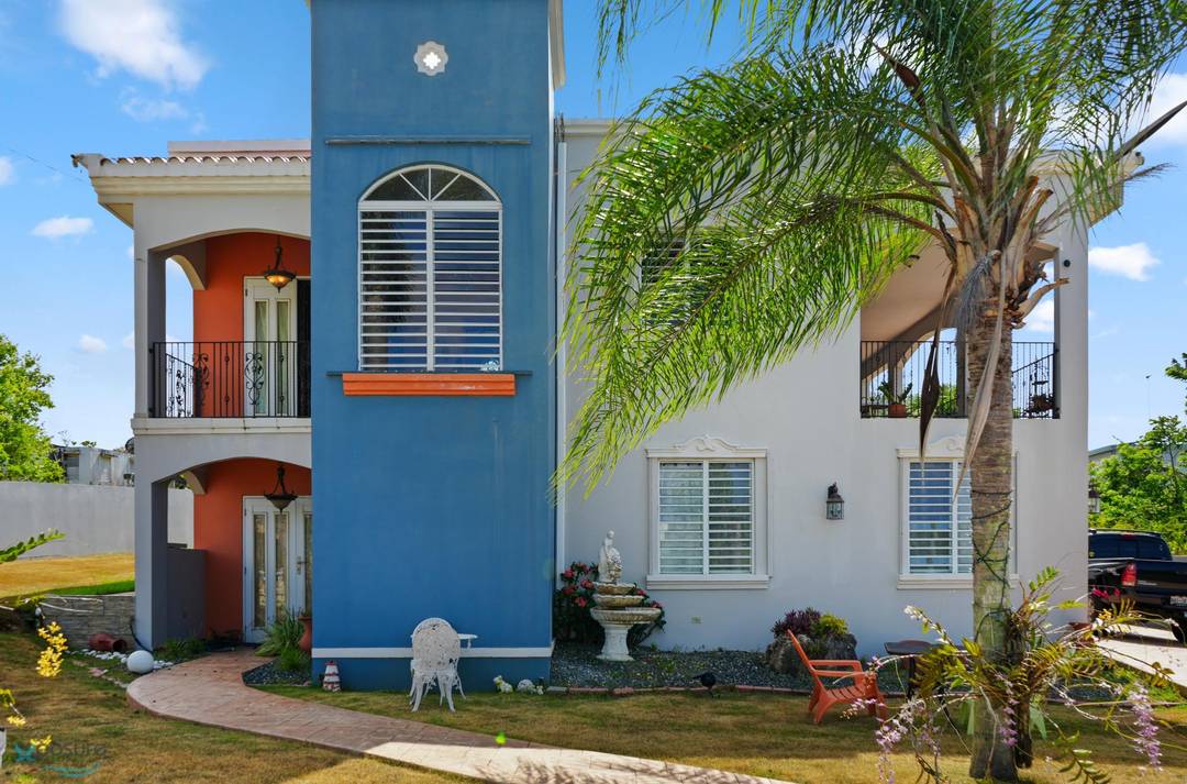 CALLE LOS LUGO House Quebradillas