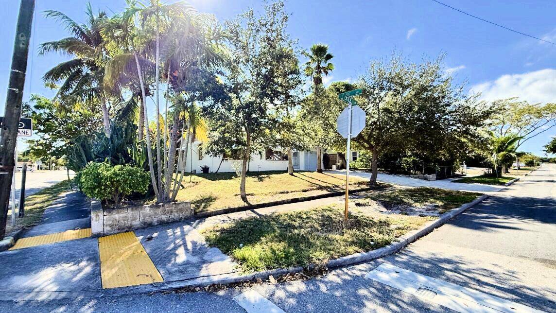 LOCATION ! Residential Zoning, you can live there or use as income producing property.