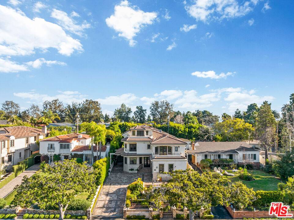 1414   SAN VICENTE BLVD LA