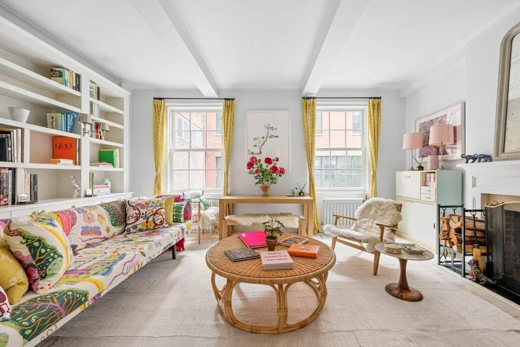 A chicly renovated and unusually spacious one bedroom in the heart of Greenwich Village s Gold Coast.