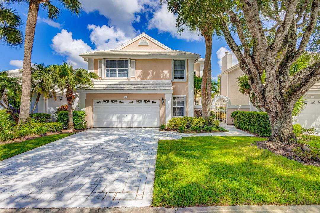 17 Selby Lane, Palm Beach Gardens, FL 33418